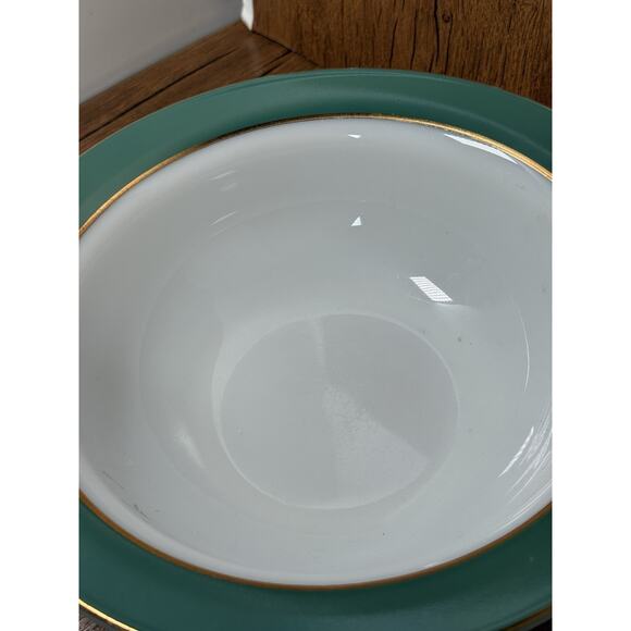 Vintage PYREX USA 9" Serving Bowl Regency White & Green Farmhouse Country - Picture 5 of 5
